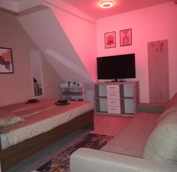 تختخواب و صبحانه Blue Carpet Rooms