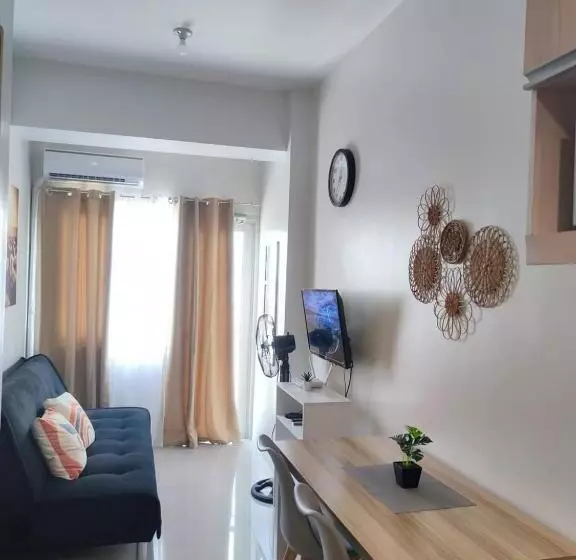 Aamiaismajoitus (B&B) Vine Residences  Cozy 2br With Balcony