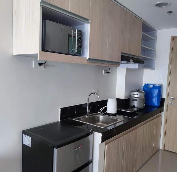 Bed and Breakfast Vine Residences  Cozy 2br With Balcony