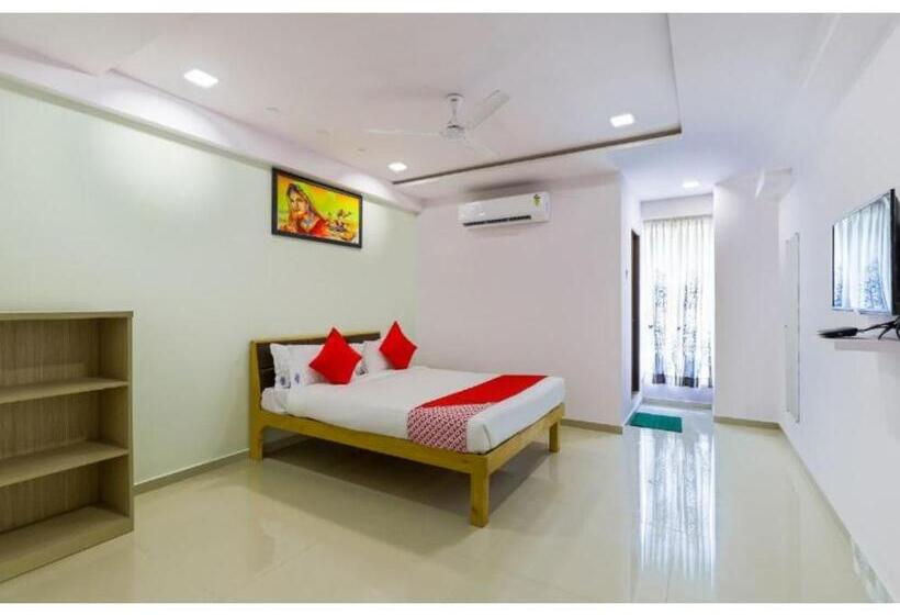 Hotel होटल राधा कृष्ण, सूरत