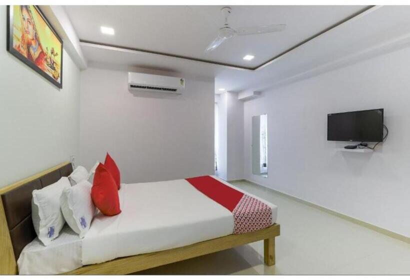 Hotel होटल राधा कृष्ण, सूरत