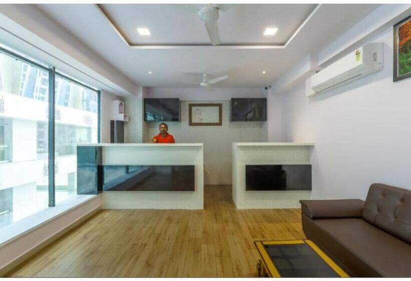 Hotel होटल राधा कृष्ण, सूरत