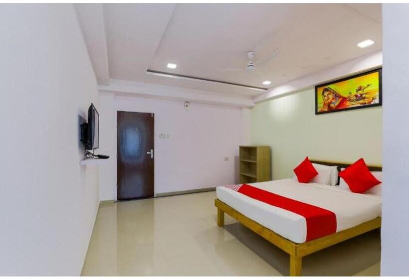 Hotel होटल राधा कृष्ण, सूरत