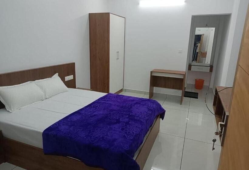 فندق Everest Home