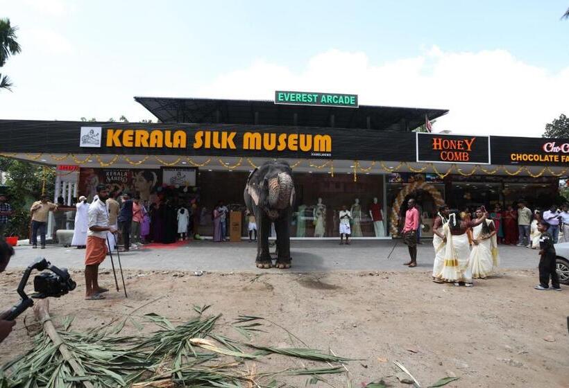 فندق Everest Home