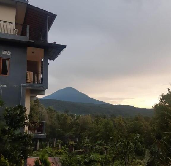 בית מלון כפרי Munduk Hope