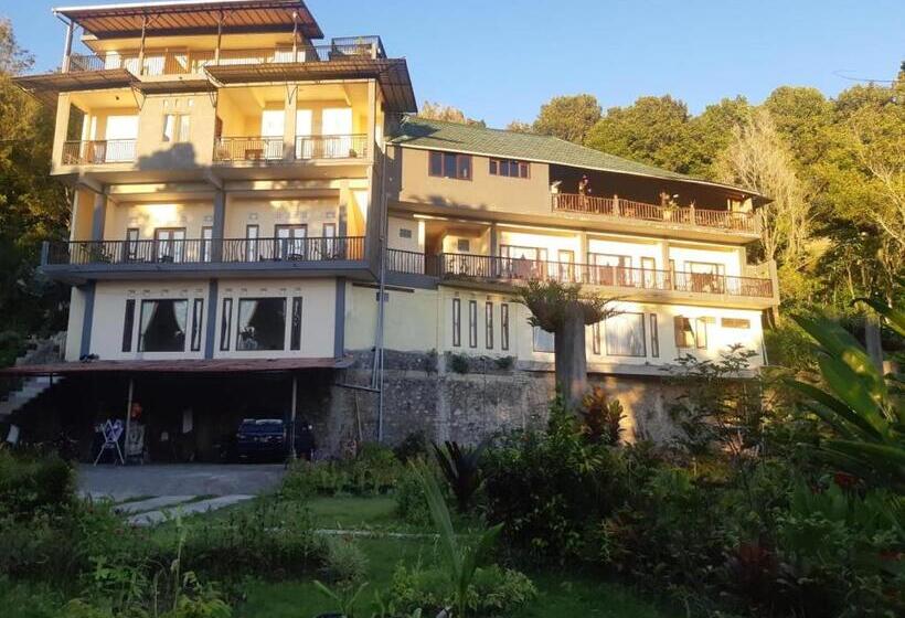 בית מלון כפרי Munduk Hope