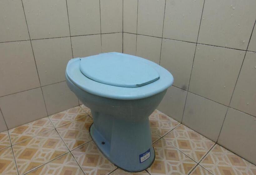 Hotel Oyo Life 93155 Wisma Sarah