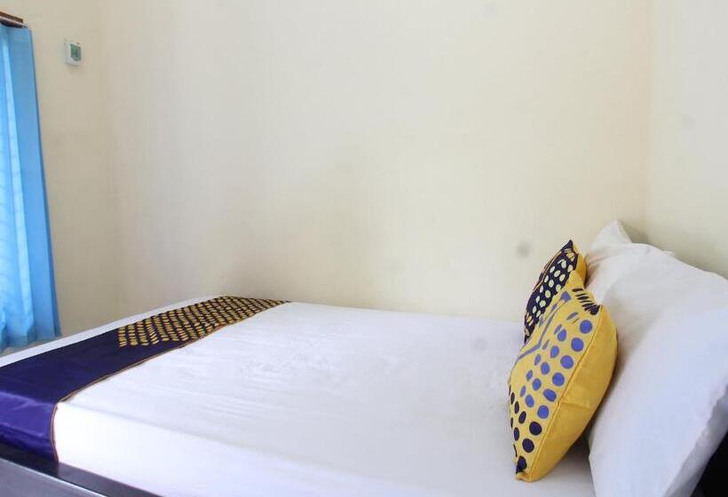 Hotel Oyo Life 93155 Wisma Sarah