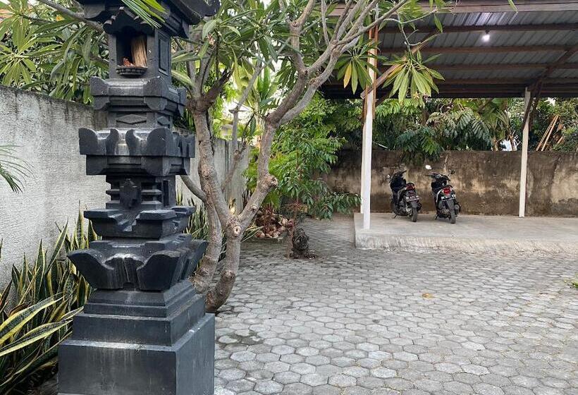 Hotel Oyo Life 93155 Wisma Sarah