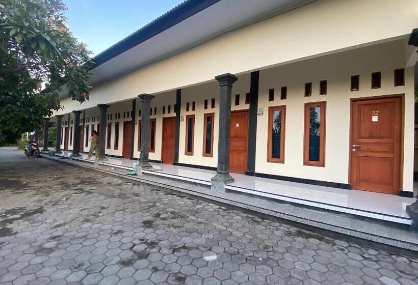 Hotel Oyo Life 93155 Wisma Sarah