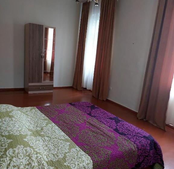 هتل Your House In Adigeni