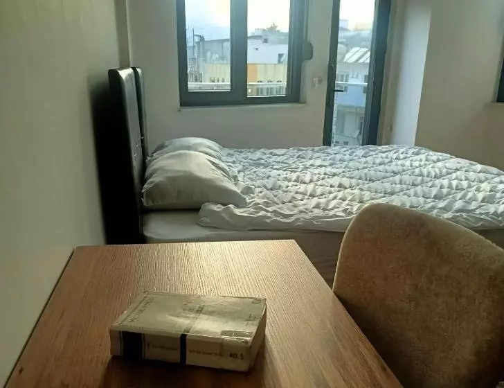 Old Town Grand Apart