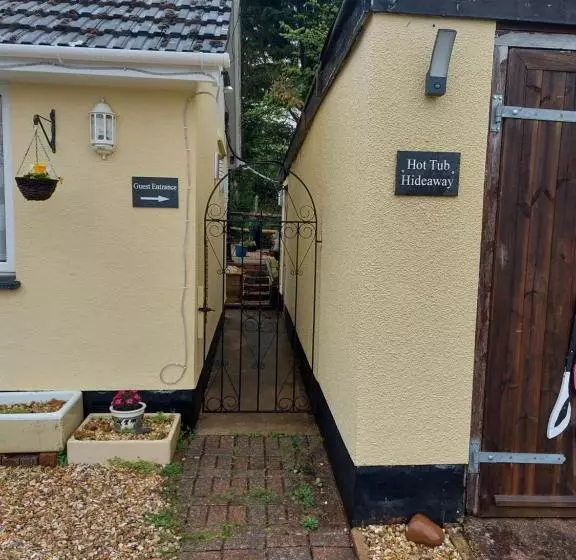 Pension  Hot Tub Hideaway