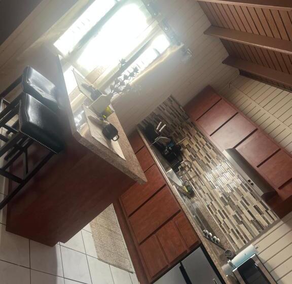 پانسیون Queen Guest