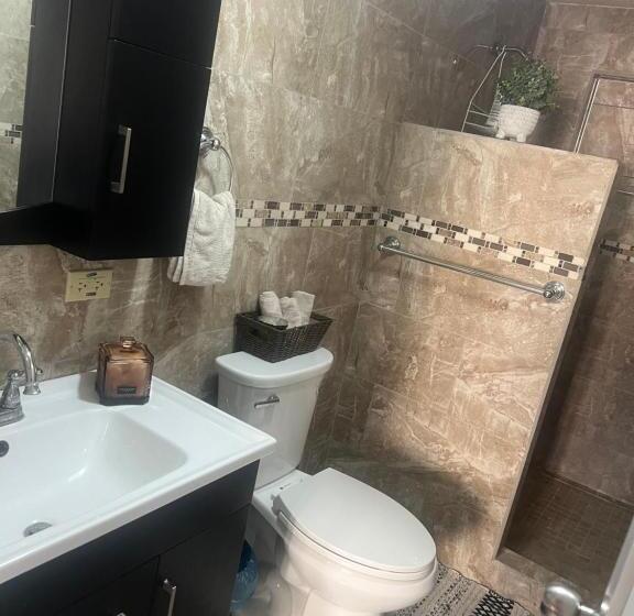 پانسیون Queen Guest