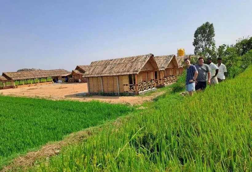 ペンション Rasta Cafe Resort Hampi