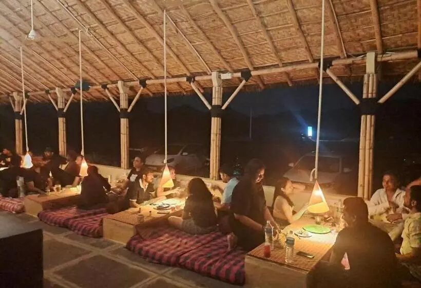 ペンション Rasta Cafe Resort Hampi