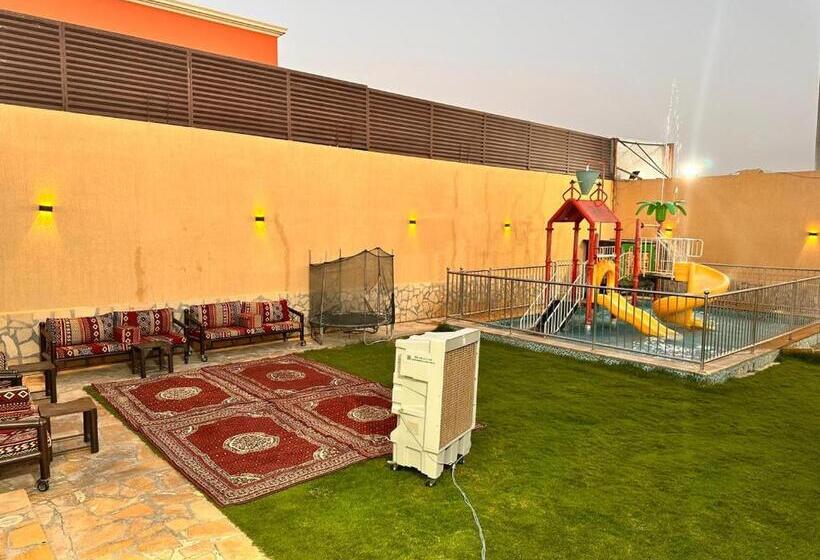 Resort شاليهات ريفا