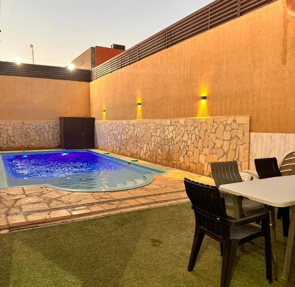 Resort شاليهات ريفا