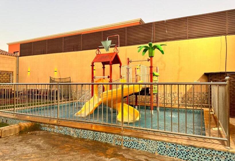 Resort شاليهات ريفا