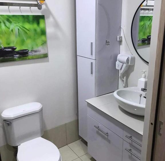 Kurort  J&r Staycation   Smdc Trees Residences