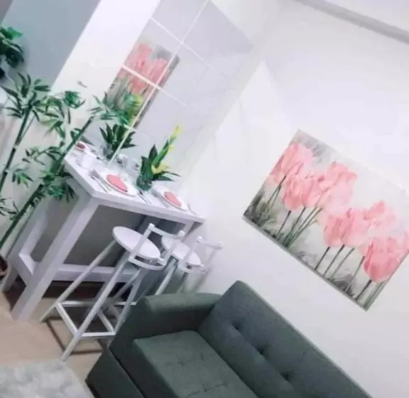 استراحتگاه J&r Staycation Smdc Trees Residences