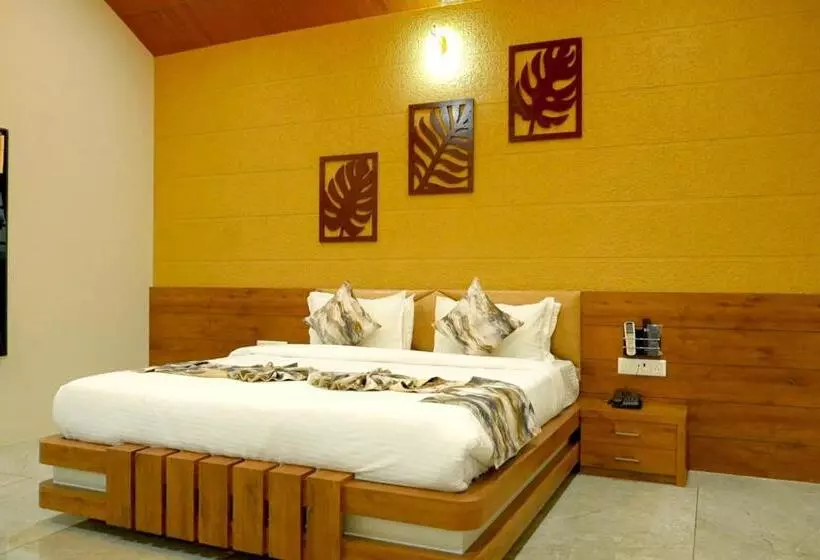 The Lake View Resort By Nexottel