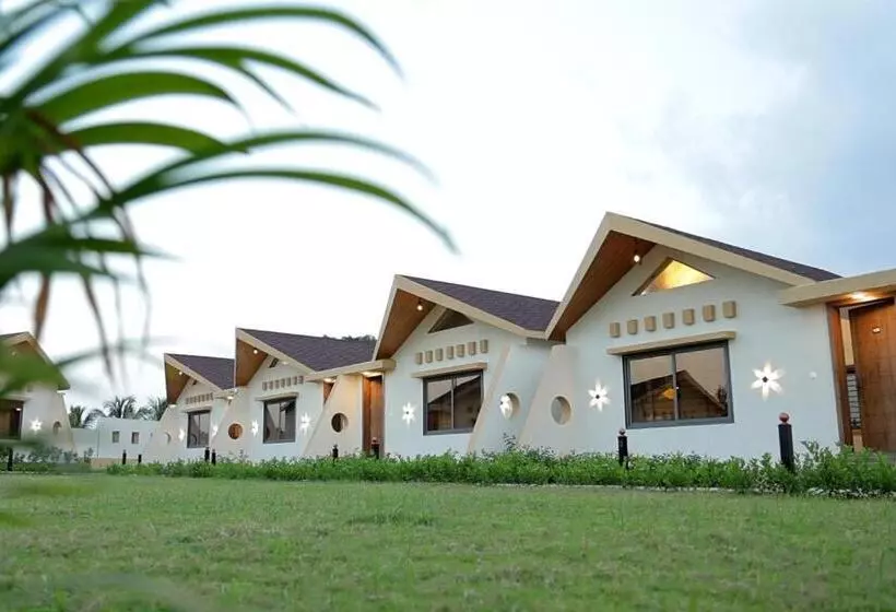 The Lake View Resort By Nexottel