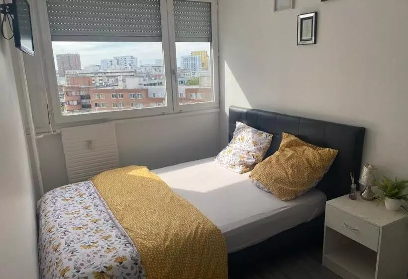 Aamiaismajoitus (B&B) Belle Chambre A Evry Proche Gare Rer