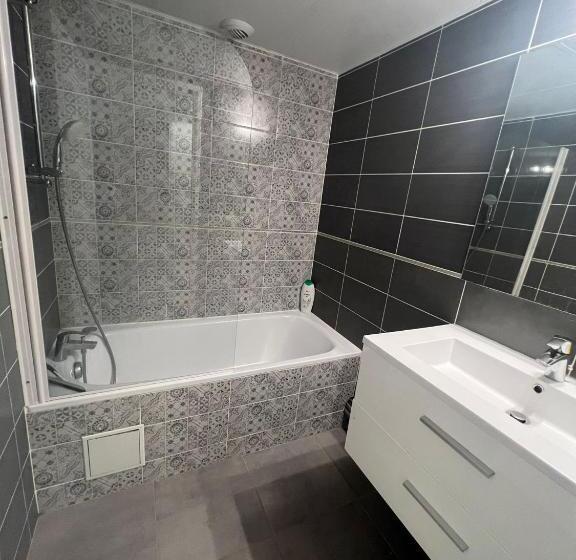 تختخواب و صبحانه Belle Chambre A Evry Proche Gare Rer