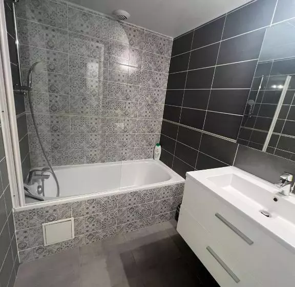 Aamiaismajoitus (B&B) Belle Chambre A Evry Proche Gare Rer