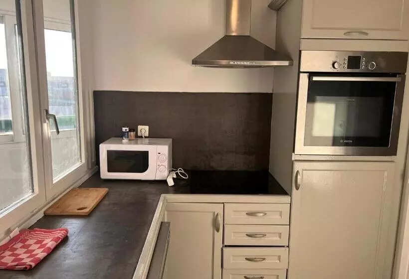 Aamiaismajoitus (B&B) Belle Chambre A Evry Proche Gare Rer