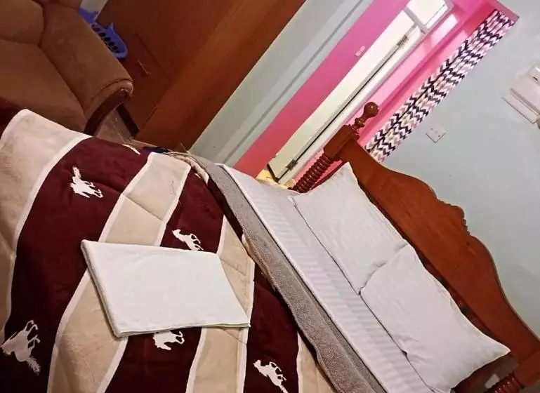 تختخواب و صبحانه Cosy Studio Apartment Bnb In Thika Town