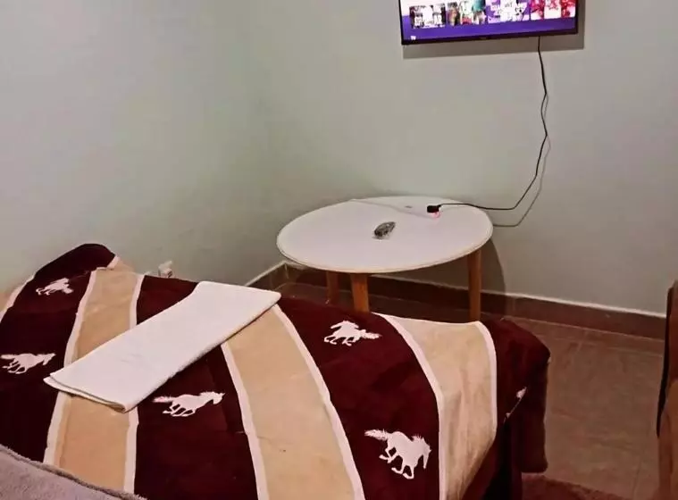 تختخواب و صبحانه Cosy Studio Apartment Bnb In Thika Town