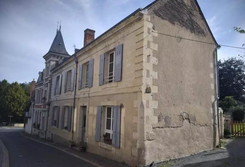 Aamiaismajoitus (B&B) Gîte De La Vallée à Courdemanche Sarthe