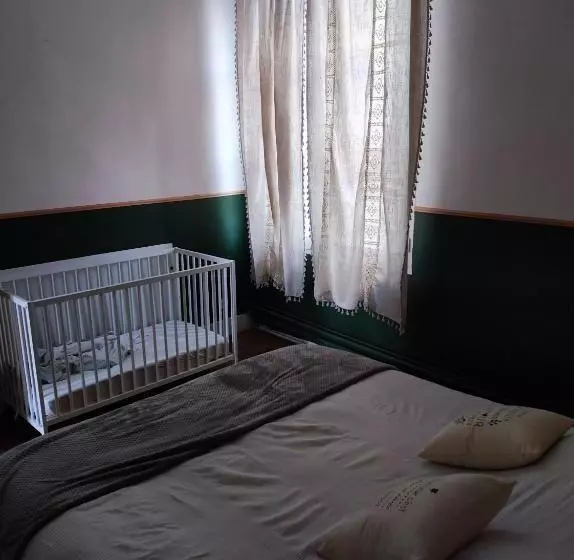 Aamiaismajoitus (B&B) Gîte De La Vallée à Courdemanche Sarthe