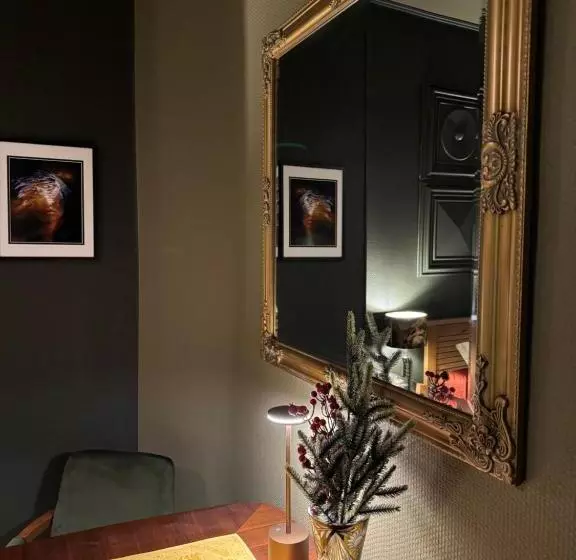 Aamiaismajoitus (B&B) La Chambre Des Trois églises