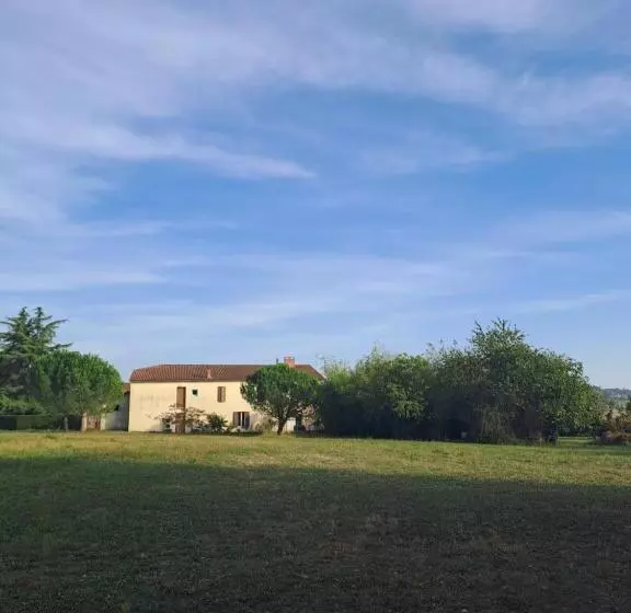 ベッドアンドブレックファースト La Garenne