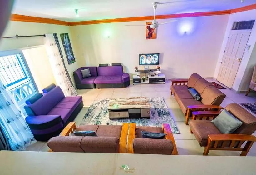 تختخواب و صبحانه The Amass Drive Homes, Airbnb