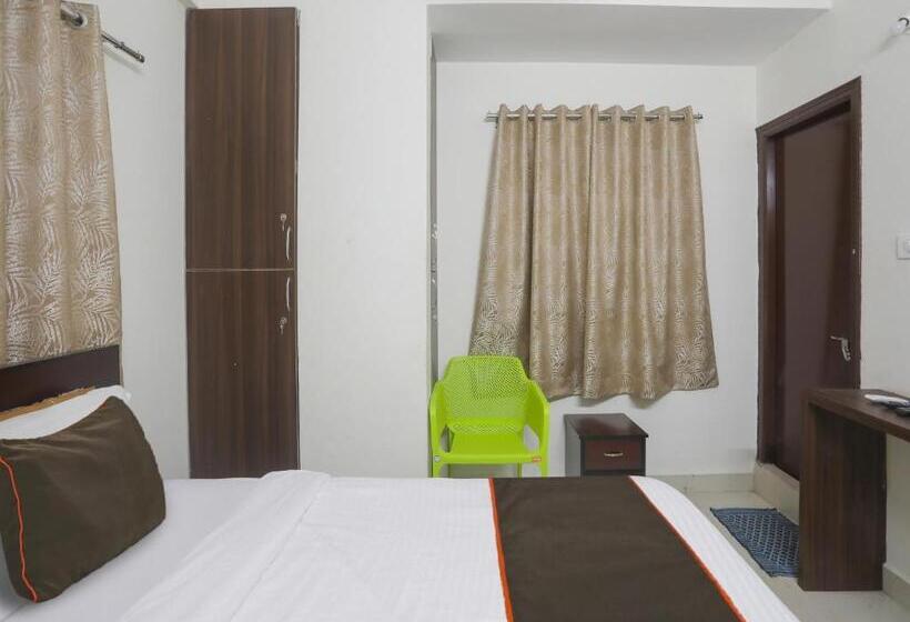 בית מלון כפרי Collection O Svs Grand Guest House