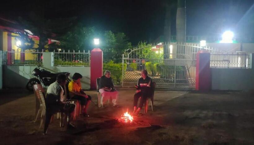 فندق Diamond Lake View Cottages