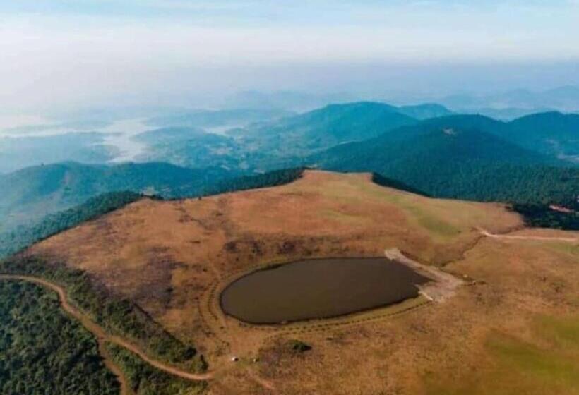 فندق Diamond Lake View Cottages