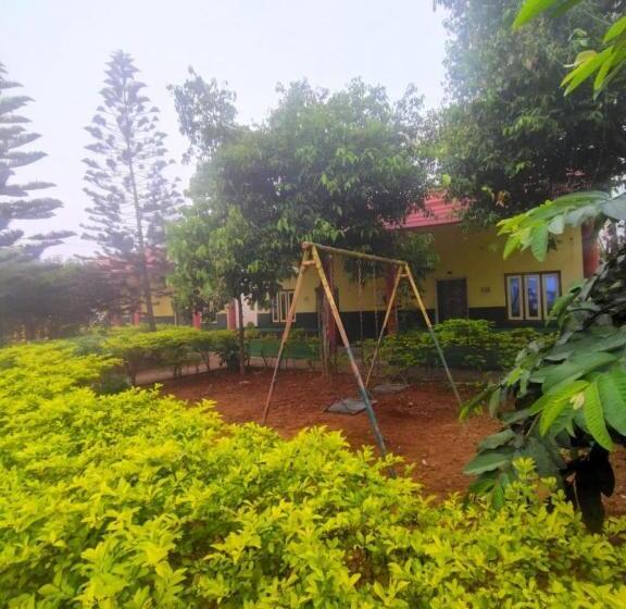 فندق Diamond Lake View Cottages