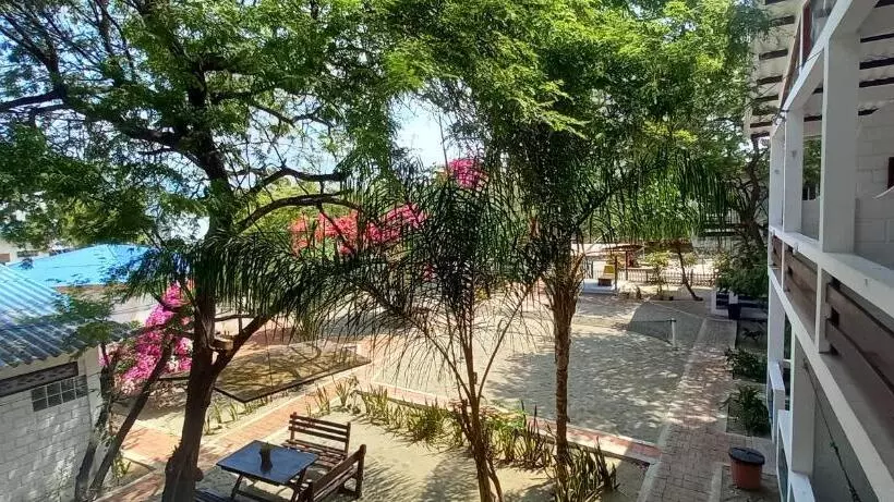 Hotelli Hosteria El Jardin De Playas