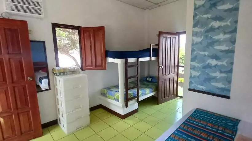 Hotelli Hosteria El Jardin De Playas