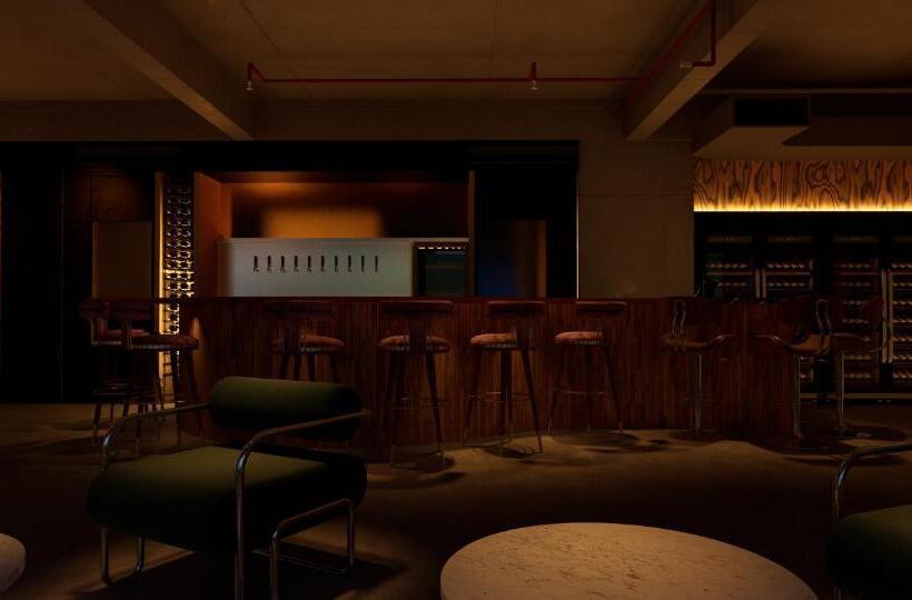 彼厅酒店hotel In Between