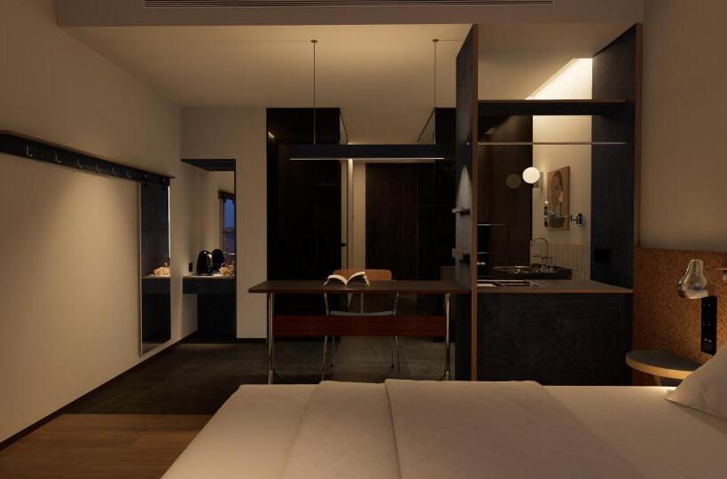 彼厅酒店hotel In Between