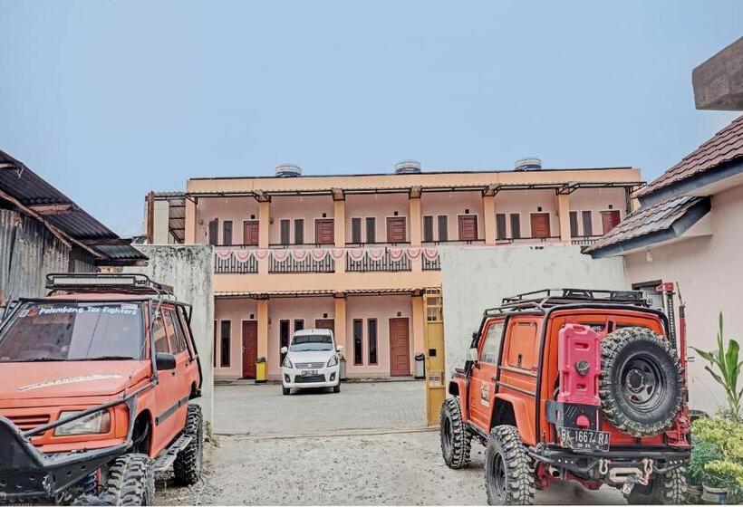 בית מלון כפרי Oyo 93187 Kusuma Residence Syariah