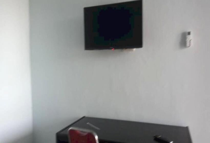 فندق Oyo 93192 Andesta Guest House Syariah